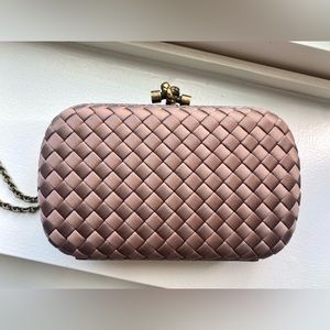 BOTTEGA VENETA  Classic Clutch Knot. PRISTINE Condition! Only worn once!
